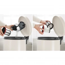 Štapni usisivač Bosch, crni.