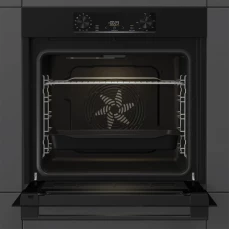 Ugradbena ventilatorska rerna sa Pizza funkcijom.