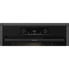 Ugradbena ventilatorska pećnica sa mogućnošću istovremenog pečenja na više nivoa.