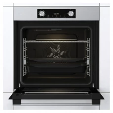 Ugradbena ventilatorska rerna sa ExtraSteam dodatnom parom.