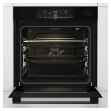 Ugradbena pećnica sa dodatkom čišćenja pomoću pirolize.