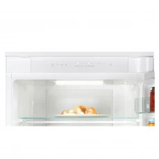 Ugradbeni kombinovani frižider sa SmartCool senzorom.