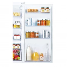 Ugradbeni frižider sa zamrzivačem sa dvoja vrata.