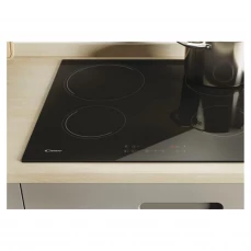 Ugradbena ravna ploča za kuvanje sa grejnim površinama različitih dimenzija.