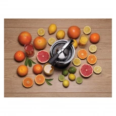 Citruseta Gorenje, okružena voćem