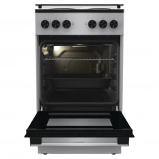 Električni štednjak sa staklenim poklopcem i rernom koja dostiže temperaturu od: 300 stepeni.