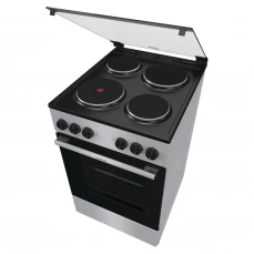 Električni štednjak AquaClean funkcijom čišćenja.