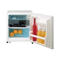 Minibar frižider sa komorom za led.