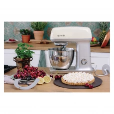 Kuhinjski robot Gorenje krem boje, retro dizajn