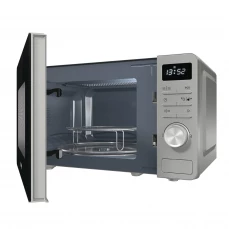 Samostojeća mikrovalna pećnica Gorenje sa otvorenim vratima, siva