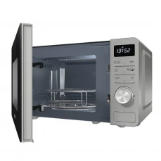 Samostojeća mikrovalna pećnica Gorenje sa otvorenim vratima, siva