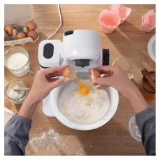 Kuhinjski robot Bosch, bijeli.