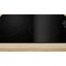 Ugradbena ravna ploča za kuvanje bez okvira.