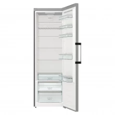 Visoki frižider sa fresh food ladicom.