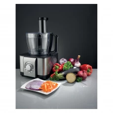 Multimikser - blender Gorenje okružen povrćem