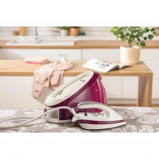 Parni  generator sa keramičkom podlogom za peglanje.