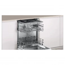 Potpuno ugradbena perilica posuđa sa InfoLight tačkom za obavještenje.