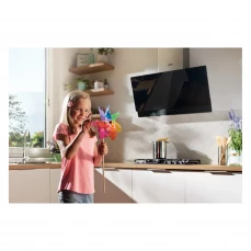 Zidna dekorativna napa sa teleskopskim dekorativnim dimnjakom.